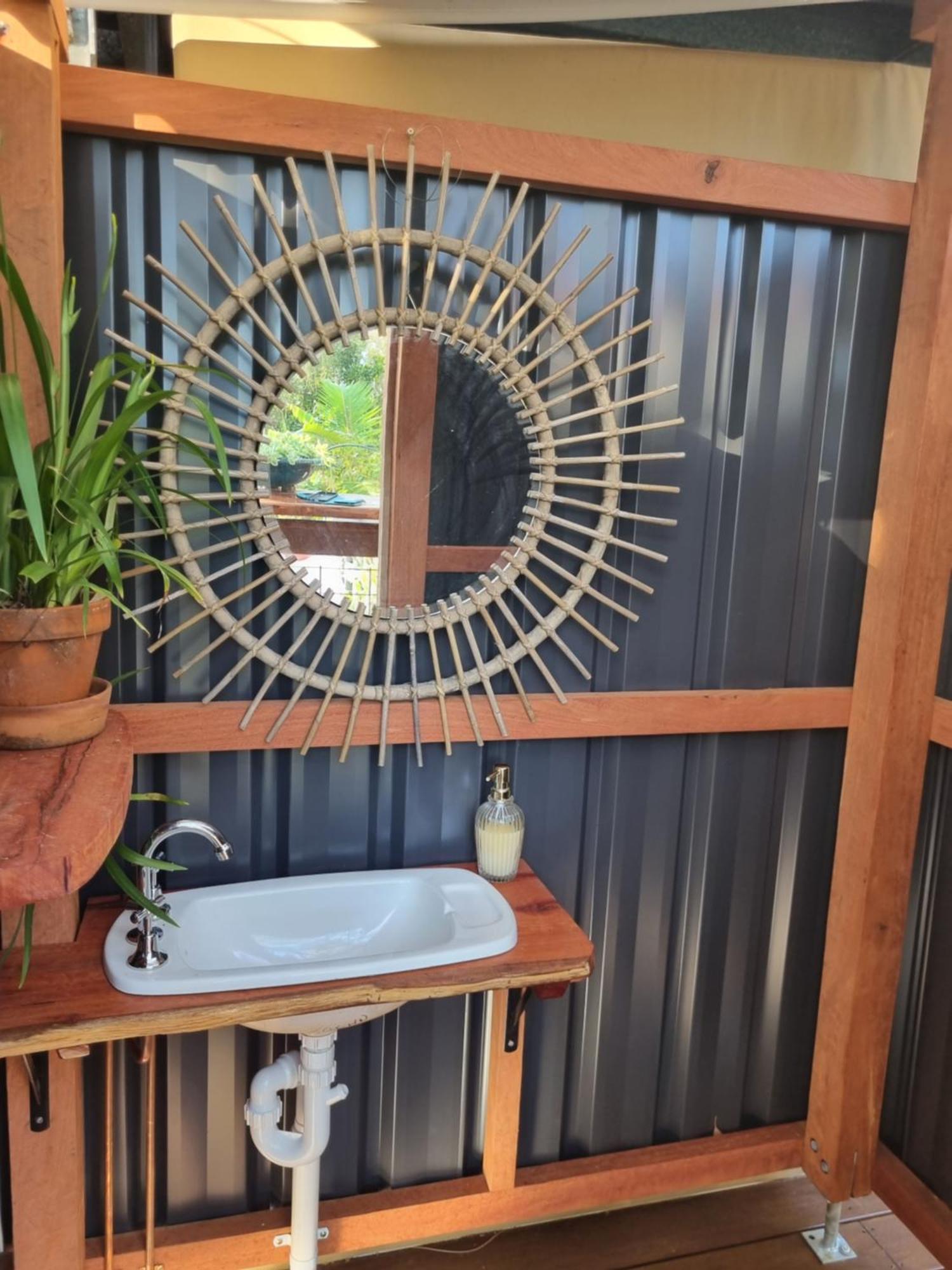 Birdsong Retreat - On Lamb Island Bed & Breakfast Karragarra Island Bagian luar foto